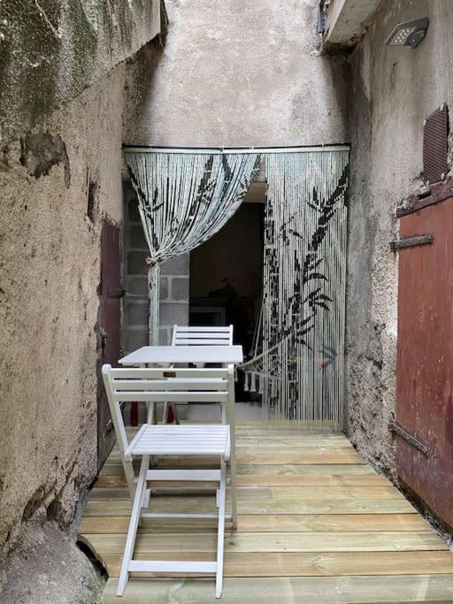 Petit Appartement Douillet Les Martres-de-Veyre Zewnętrze zdjęcie
